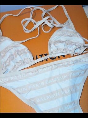 Balmain Paris White Logo Hang Tag